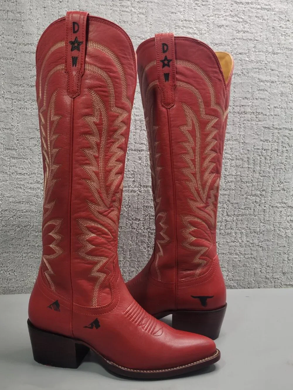 Tecovas The Abby Women's Size US 7.5B Crimson Cowhide Cowgirl Boots.